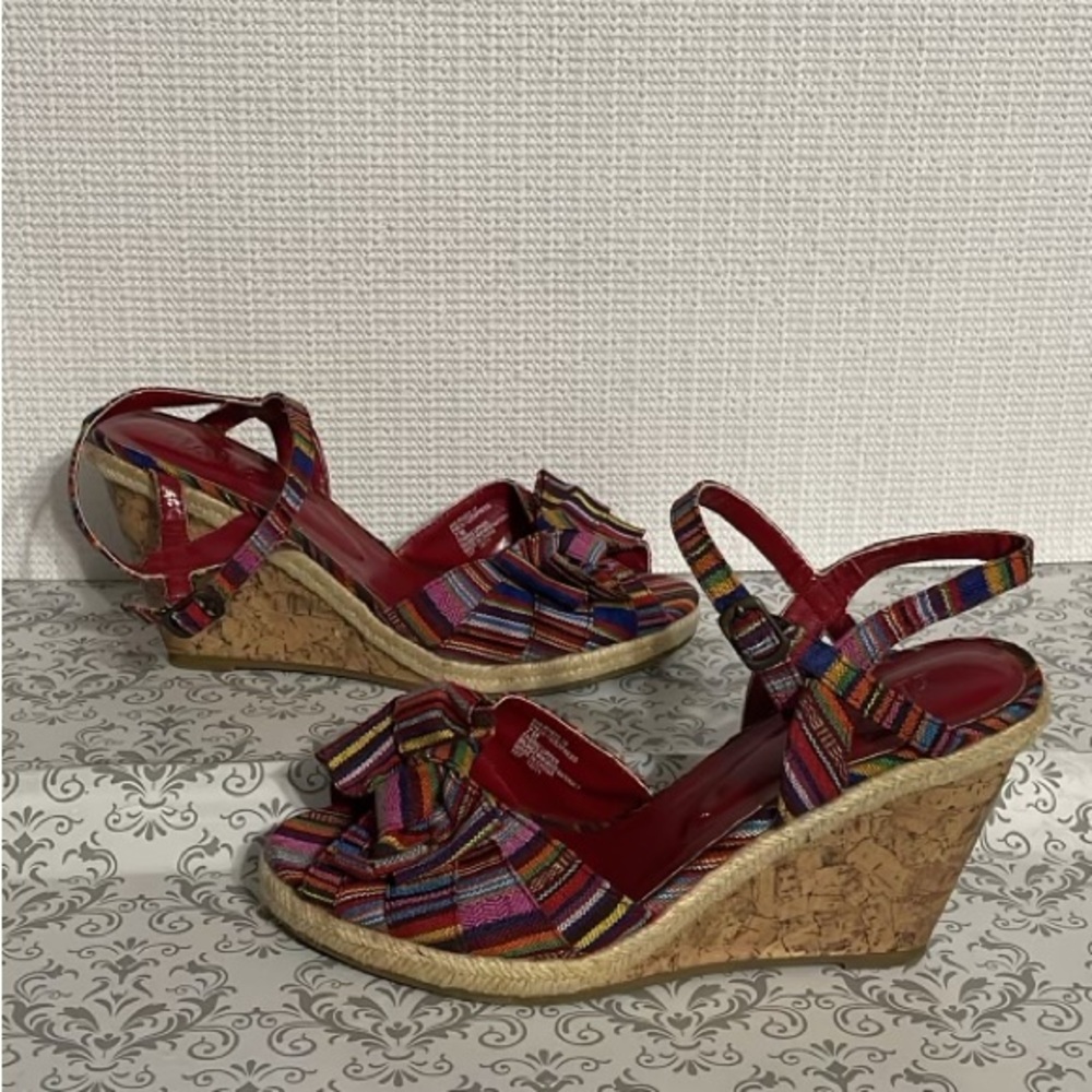 Rialto multicolor wedges sandals, size 7M